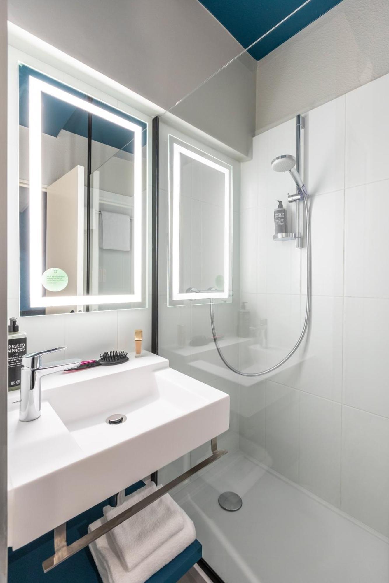 ibis Styles Bordeaux Centre Mériadeck Esterno foto